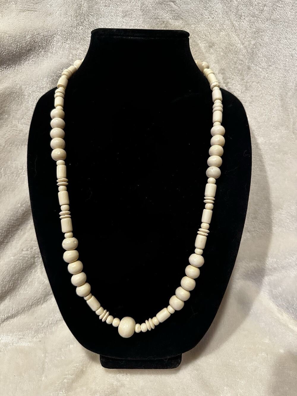 VTG Ivory Cream Tone Beaded Necklace Necklace Beach Vacation Surfer Tropical 28”